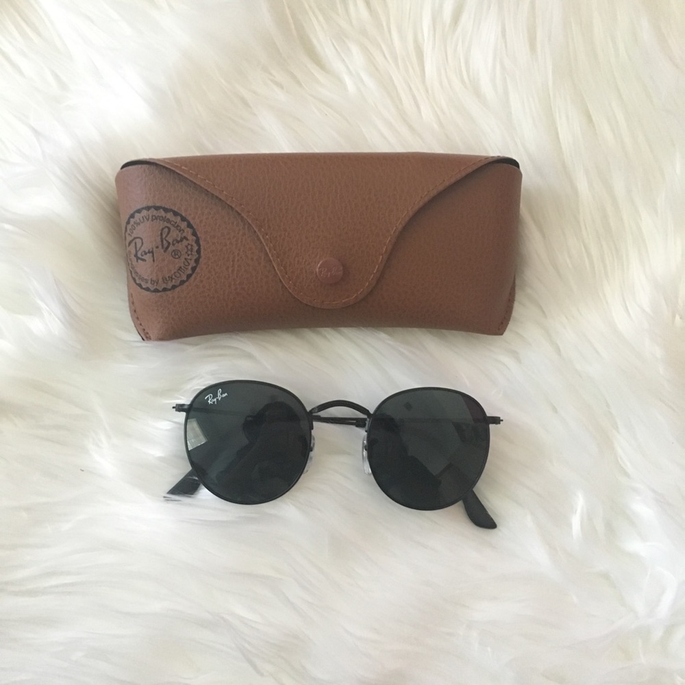 black rayban sunglasses